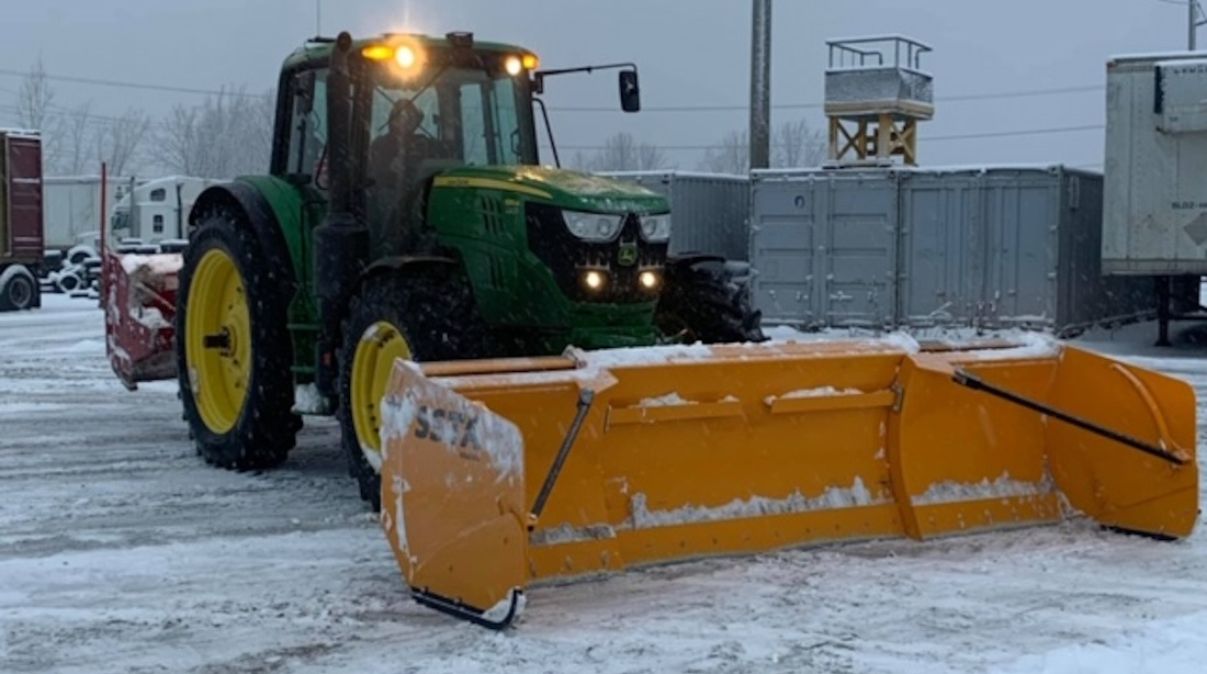 tracteur pour deneigement commercial rive-sud de montréal
